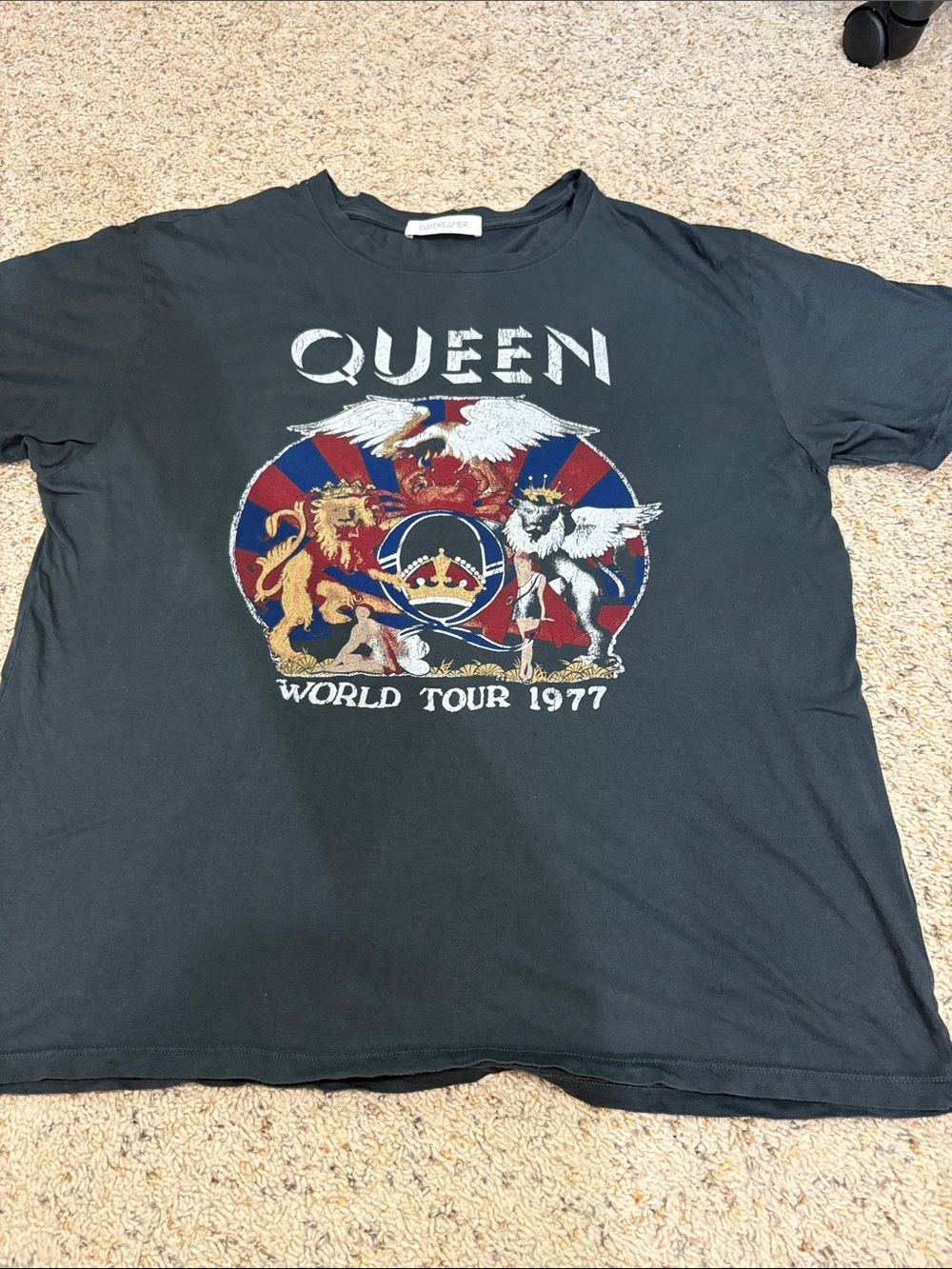 Daydreamer Queen Tee Large